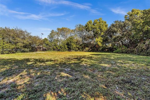 Propiedad comercial en venta en Davie, Florida № 2005312 - foto 12