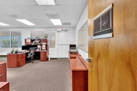 Propiedad comercial en venta en Davie, Florida № 2005312 - foto 23