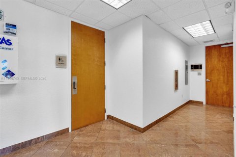 Propiedad comercial en venta en Davie, Florida № 2005312 - foto 21