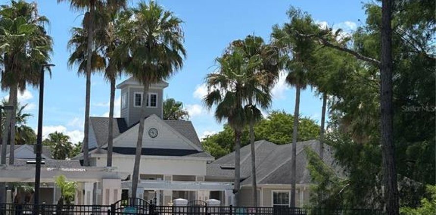 Condominio en Winter Garden, Florida, 2 dormitorios  № 2100878