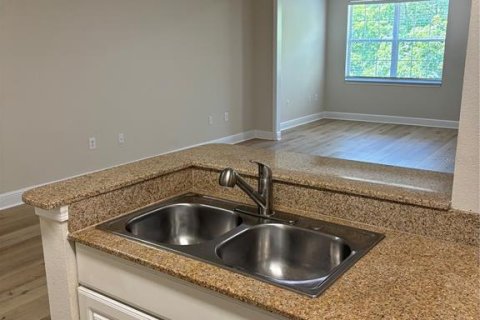 Condominio en alquiler en Winter Garden, Florida, 2 dormitorios, 118.54 m2 № 2100878 - foto 5