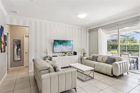 House in Davenport, Florida 6 bedrooms, 292.55 sq.m. № 2213767 - photo 14