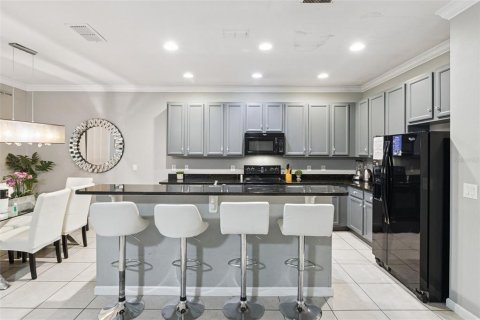 House in Davenport, Florida 6 bedrooms, 292.55 sq.m. № 2213767 - photo 16