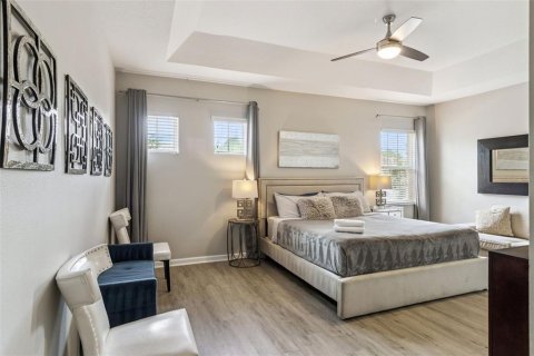 House in Davenport, Florida 6 bedrooms, 292.55 sq.m. № 2213767 - photo 24