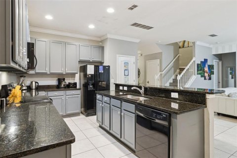 House in Davenport, Florida 6 bedrooms, 292.55 sq.m. № 2213767 - photo 19