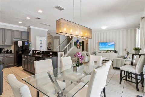 House in Davenport, Florida 6 bedrooms, 292.55 sq.m. № 2213767 - photo 22