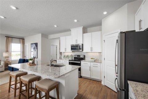 Casa en venta en Winter Haven, Florida, 4 dormitorios, 220.18 m2 № 1909764 - foto 5