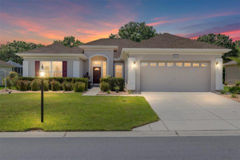House in Summerfield, Florida 2 bedrooms, 158.68 sq.m. № 1907718 - photo 1