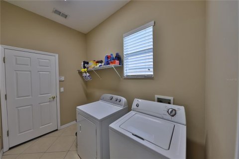 House in Sanford, Florida 3 bedrooms, 190.26 sq.m. № 1741029 - photo 16