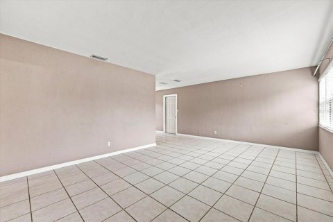 Casa en venta en Pinellas Park, Florida, 2 dormitorios, 93.37 m2 № 2258630 - foto 3