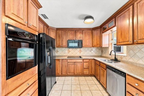 Casa en venta en Pinellas Park, Florida, 2 dormitorios, 93.37 m2 № 2258630 - foto 10