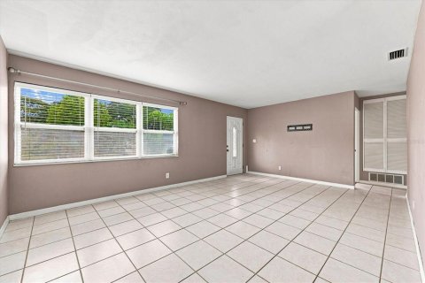 Casa en venta en Pinellas Park, Florida, 2 dormitorios, 93.37 m2 № 2258630 - foto 5