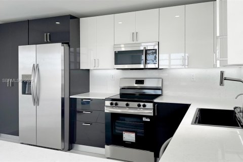 Condo in Aventura, Florida, 2 bedrooms  № 2001518 - photo 3