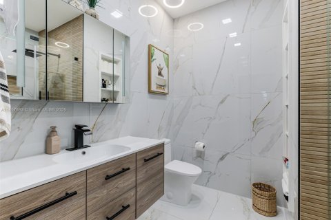 Casa en venta en Miami, Florida, 3 dormitorios, 114.64 m2 № 1881753 - foto 15