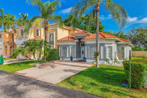 Casa en venta en Miami, Florida, 3 dormitorios, 114.64 m2 № 1881753 - foto 1