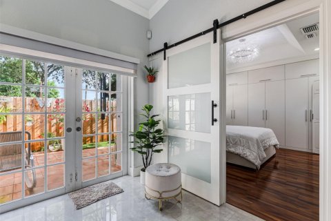 Casa en venta en Miami, Florida, 3 dormitorios, 114.64 m2 № 1881753 - foto 11