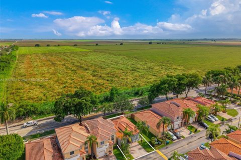 Casa en venta en Miami, Florida, 3 dormitorios, 114.64 m2 № 1881753 - foto 24