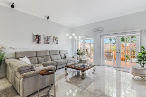 Casa en venta en Miami, Florida, 3 dormitorios, 114.64 m2 № 1881753 - foto 5