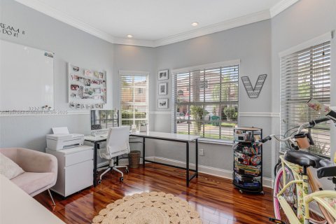 Casa en venta en Miami, Florida, 3 dormitorios, 114.64 m2 № 1881753 - foto 18