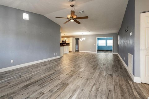 House in Palm Coast, Florida 3 bedrooms, 138.15 sq.m. № 1793983 - photo 6