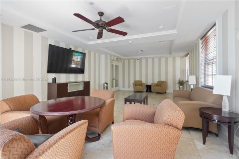 Condominio en alquiler en Fort Lauderdale, Florida, 1 dormitorio, 73.67 m2 № 1936653 - foto 18