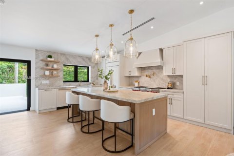 Villa ou maison à vendre à Coral Gables, Floride: 4 chambres, 283.35 m2 № 2085421 - photo 13