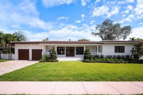Villa ou maison à vendre à Coral Gables, Floride: 4 chambres, 283.35 m2 № 2085421 - photo 2