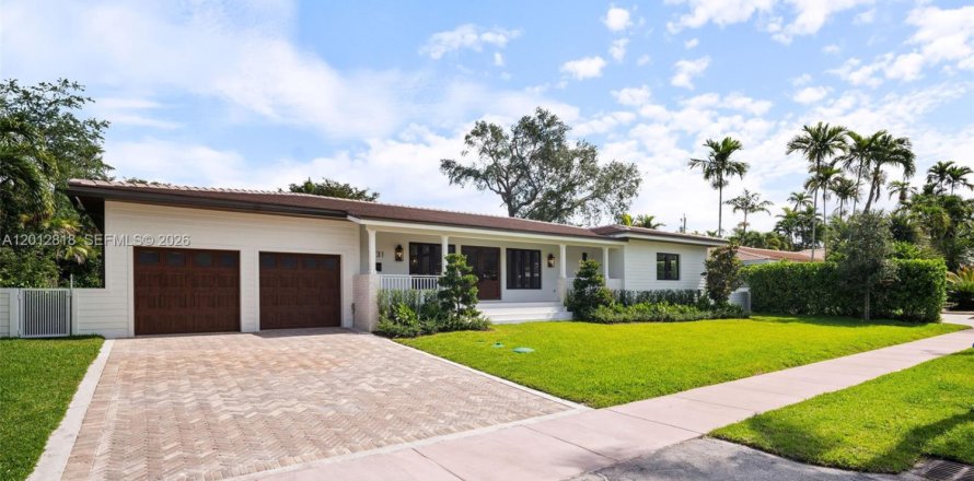 Villa ou maison à Coral Gables, Floride 4 chambres, 283.35 m2 № 2085421