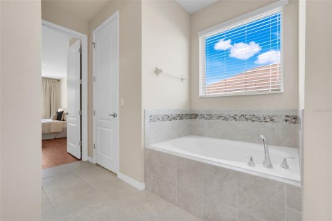 House in Winter Garden, Florida 4 bedrooms, 259.2 sq.m. № 1871149 - photo 20