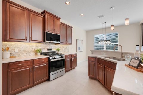 House in Winter Garden, Florida 4 bedrooms, 259.2 sq.m. № 1871149 - photo 11