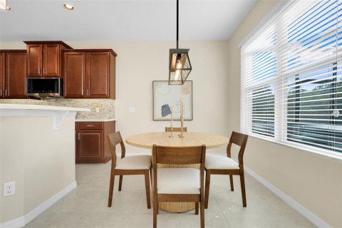 House in Winter Garden, Florida 4 bedrooms, 259.2 sq.m. № 1871149 - photo 9