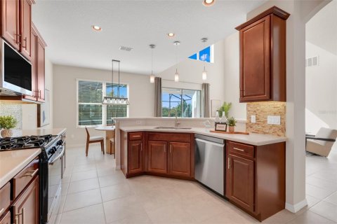 House in Winter Garden, Florida 4 bedrooms, 259.2 sq.m. № 1871149 - photo 12
