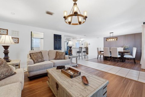 Villa ou maison à vendre à Port Charlotte, Floride: 3 chambres, 164.44 m2 № 2196275 - photo 11