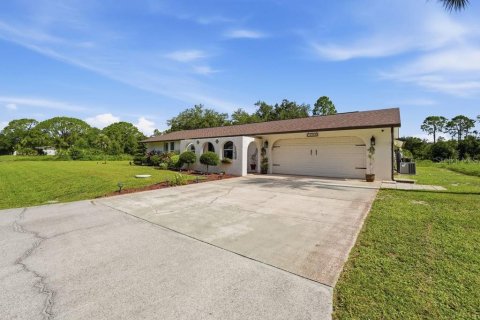 Villa ou maison à vendre à Port Charlotte, Floride: 3 chambres, 164.44 m2 № 2196275 - photo 3