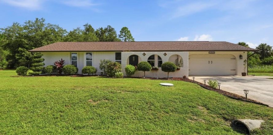 Villa ou maison à Port Charlotte, Floride 3 chambres, 164.44 m2 № 2196275