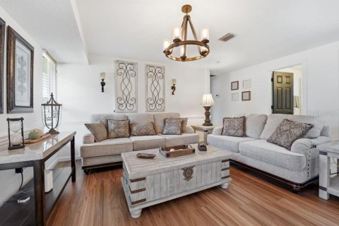 Villa ou maison à vendre à Port Charlotte, Floride: 3 chambres, 164.44 m2 № 2196275 - photo 8