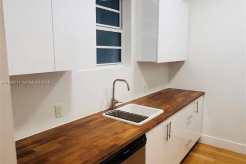 Appartement à louer à Miami Beach, Floride: 1 chambre, 83.61 m2 № 1990481 - photo 5