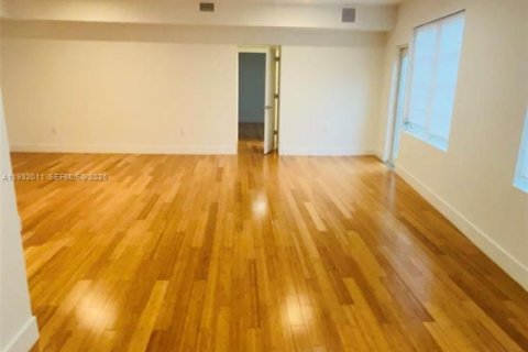 Appartement à louer à Miami Beach, Floride: 1 chambre, 83.61 m2 № 1990481 - photo 4