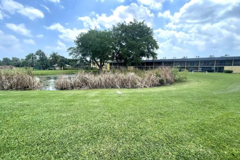Condo in Boynton Beach, Florida, 1 bedroom № 2088345 - photo 2