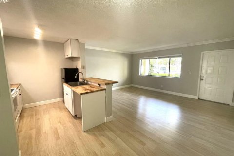 Condo in Boynton Beach, Florida, 1 bedroom № 2088345 - photo 10