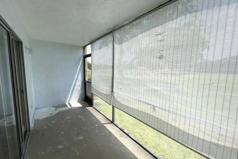 Condo in Boynton Beach, Florida, 1 bedroom № 2088345 - photo 21