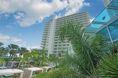 Condo in Miami Beach, Florida  № 1746188 - photo 12