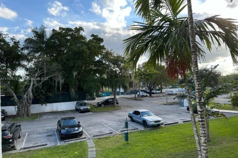 Condo in Miami, Florida, 2 bedrooms № 1860444 - photo 25