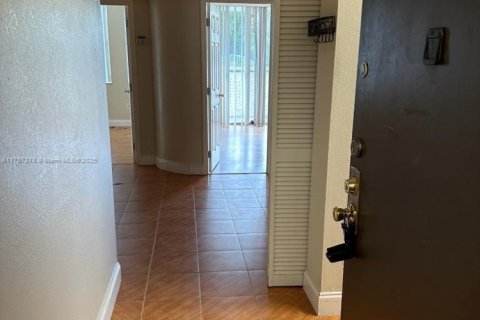 Copropriété à vendre à Miami, Floride: 2 chambres, 76.74 m2 № 1860444 - photo 6