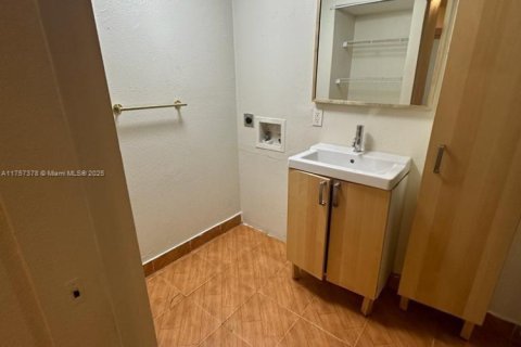 Copropriété à vendre à Miami, Floride: 2 chambres, 76.74 m2 № 1860444 - photo 16