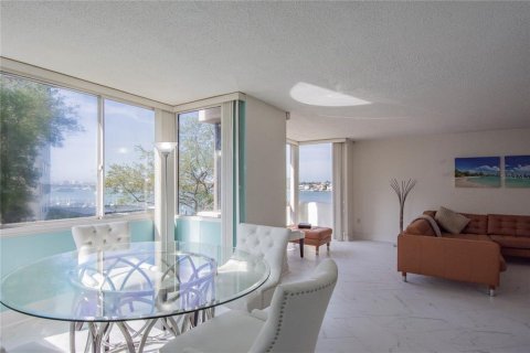 Condominio en alquiler en Clearwater, Florida, 2 dormitorios, 125.42 m2 № 1669864 - foto 26