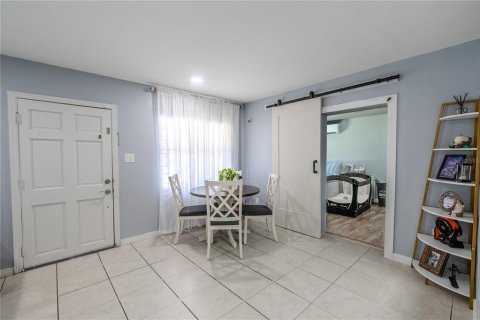 Casa en venta en Tampa, Florida, 3 dormitorios, 95.22 m2 № 1905460 - foto 9