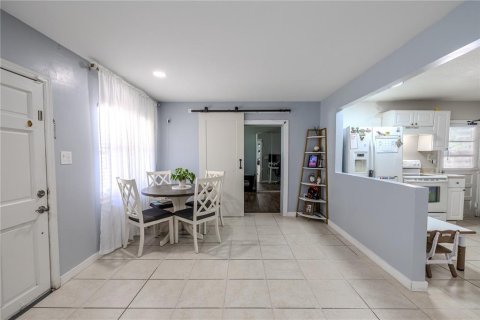 Casa en venta en Tampa, Florida, 3 dormitorios, 95.22 m2 № 1905460 - foto 8