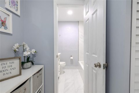 Casa en venta en Tampa, Florida, 3 dormitorios, 95.22 m2 № 1905460 - foto 26