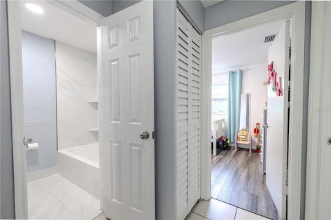 Casa en venta en Tampa, Florida, 3 dormitorios, 95.22 m2 № 1905460 - foto 27